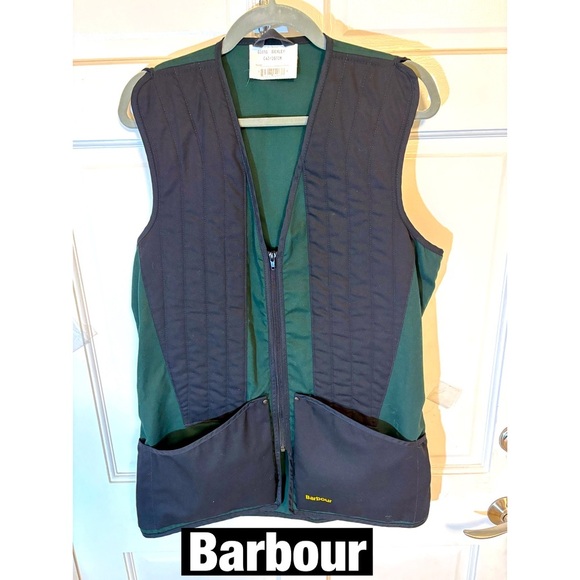 BARBOUR Black and Green Outdoor Vest Sz Med to Large like New Spotless